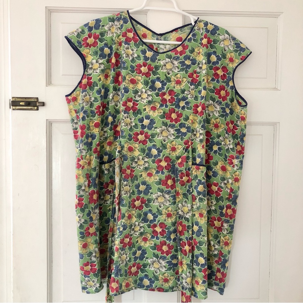 Vintage Floral Smock pockets Apron bow flowers green blue red yellow - Picture 3 of 10